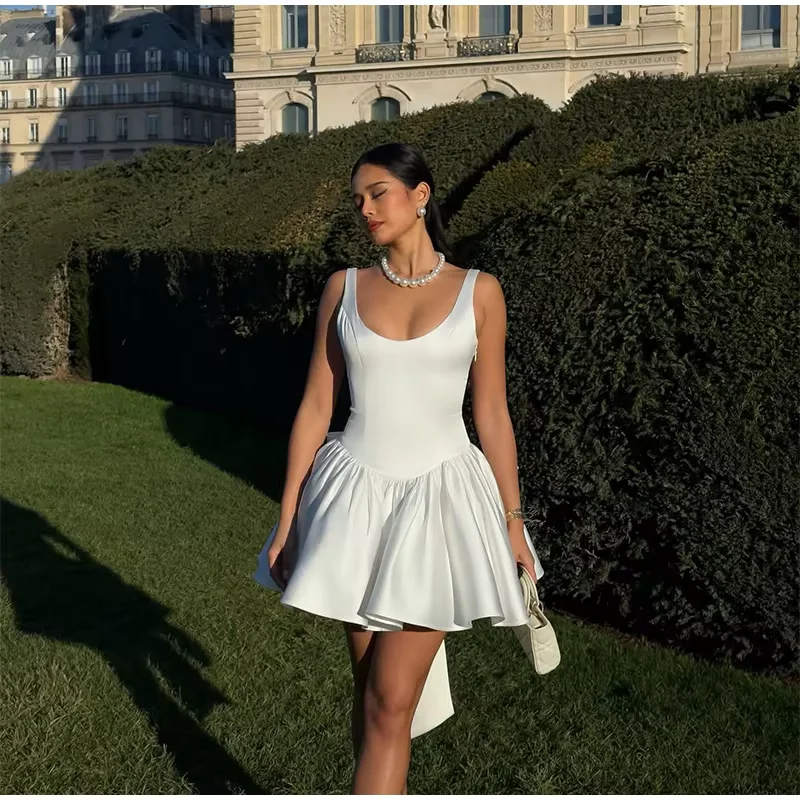 Bridget - Flattering dress with bow