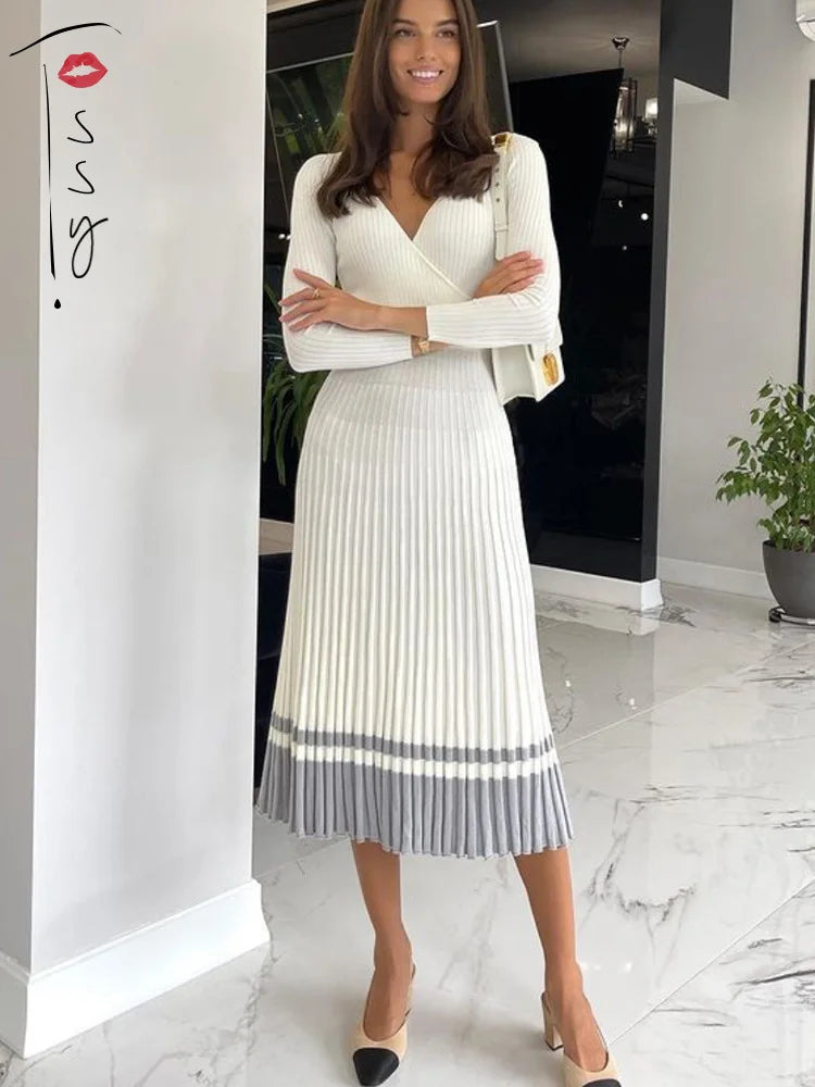 Irina - Flattering V-neck dress