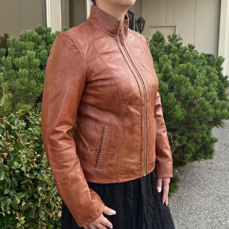 Classic Women's Lamb Leather Zip Jacket with Woven Pocket Design Chenille Fabric Brocade Fabric Lace Fabric Classic Women's Lamb Leather Zip Jacket with Woven Pocket Design Chenille Fabric Brocade Fabric Lace Fabric